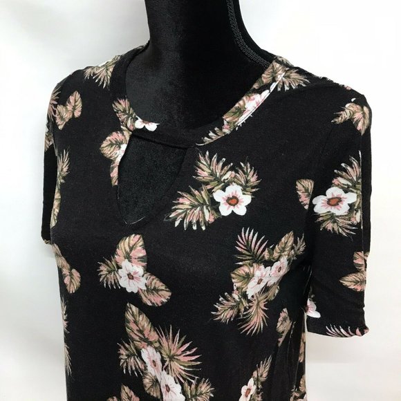 Elodie Women's Floral  black medium Top Rayon Shirt Sz M Short Sleeve open front - Picture 2 of 10